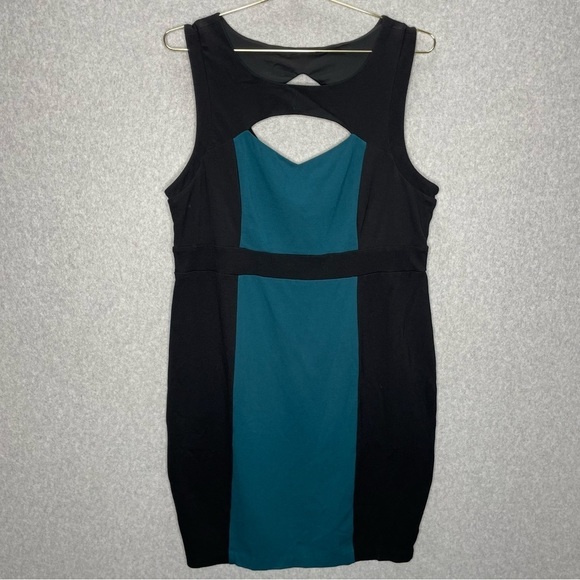 Torrid Mini Studio Luxe Ponte Contour Bodycon Dress - Picture 1 of 3